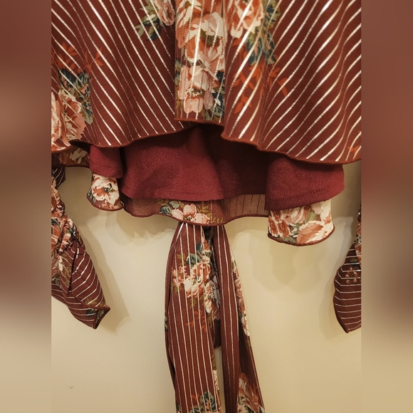 Wayf Cranberry Red Floral Silver Striped Long Sleeve Blouse Size Extra Small - Picture 5 of 16